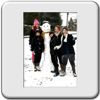 Santa and the Santa-ettes